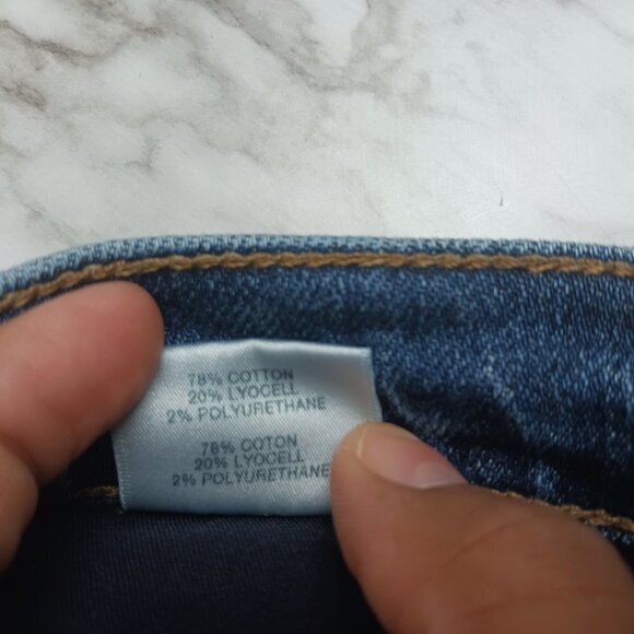 J Brand Julia High Rise Flare Hem cropped Jeans in Romance size  30 - Picture 10 of 10